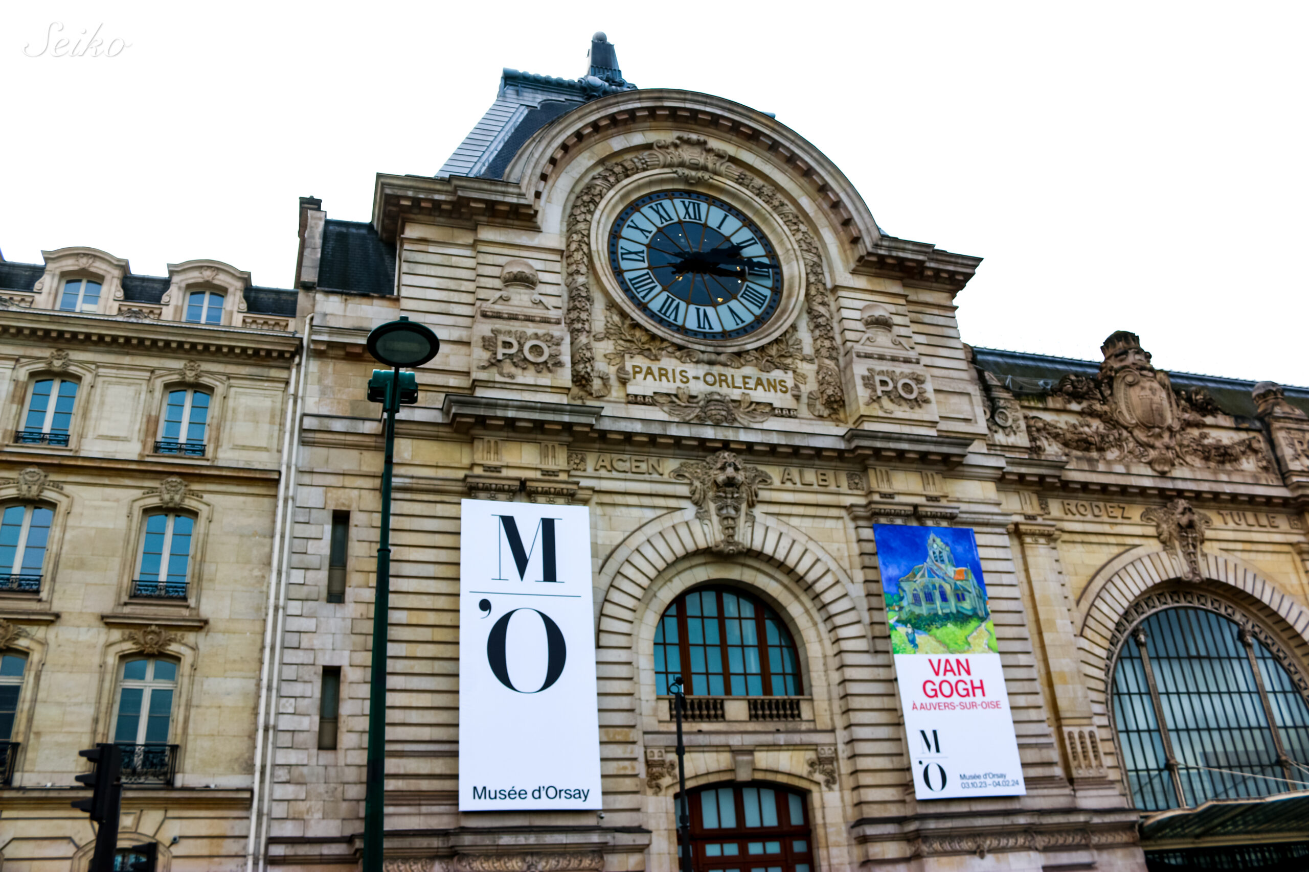 美しい大時計がシンボルとして有名なオルセー美術館（Musée d'Orsay）