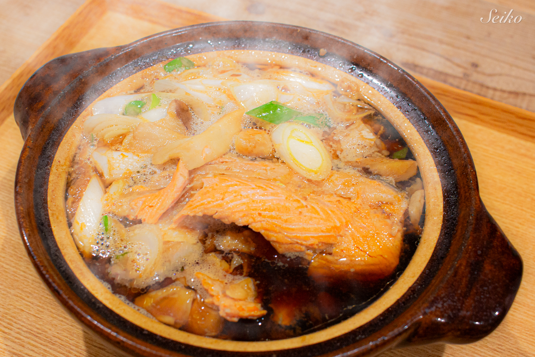 鮭のあら汁　Salmon soup